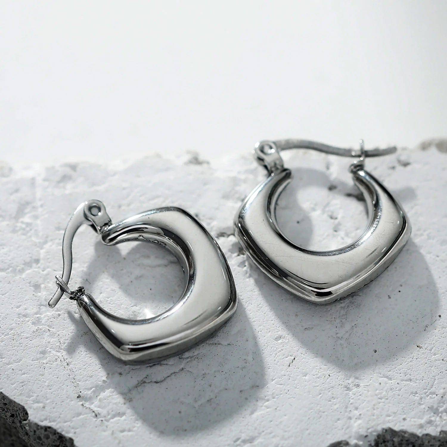 MARIYA Squared Rounded Hoop 
Earrings Silver - ResidentFashion